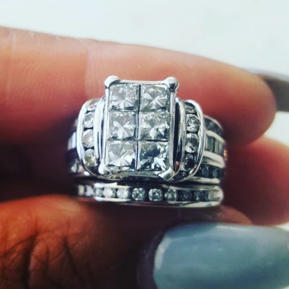 Diamond Ring w/ band - Picture 4 of 6